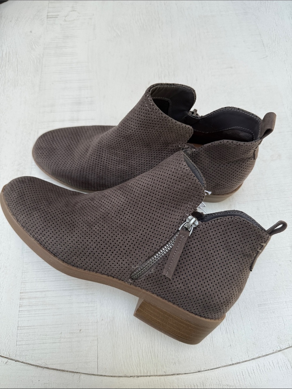 Women's Gray Perforated Ankle Boots - Stylish Zip Detail Size 9